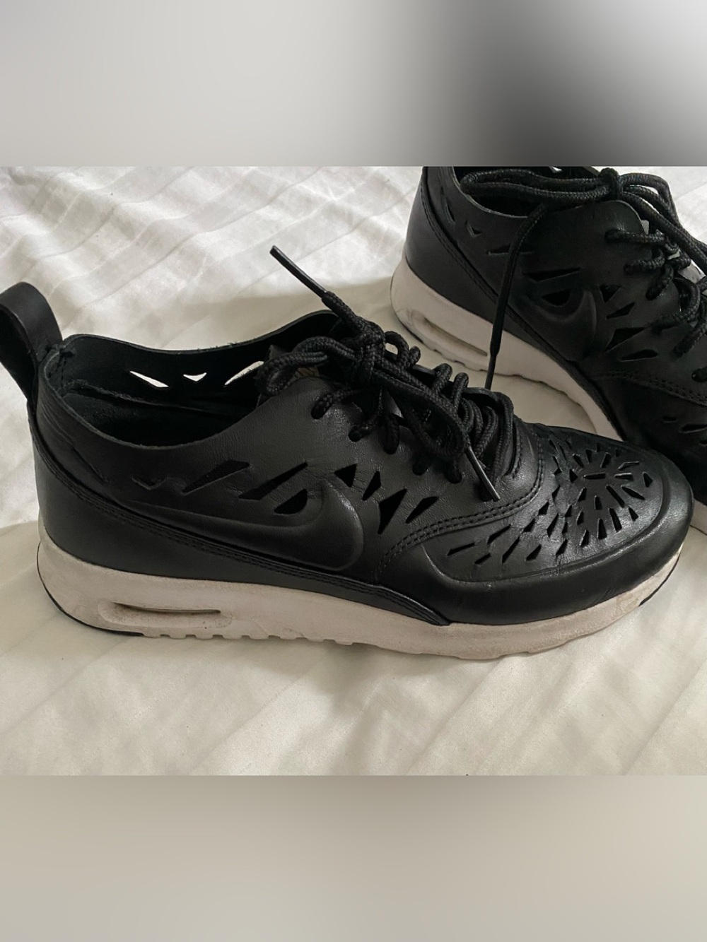Nike leather tennis shoes